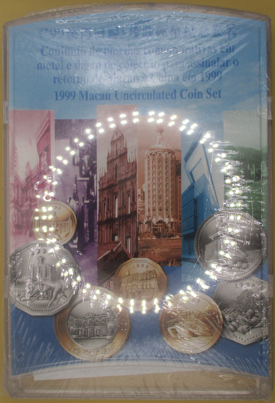 Zdjęcie do Zestaw 7 monet Powrót Makau do Chin w holderze