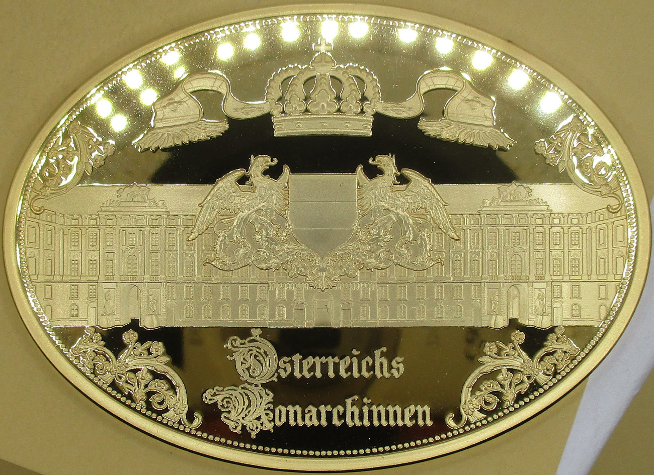 Zdjęcie do MEDAL Elżbieta V z kruształami
