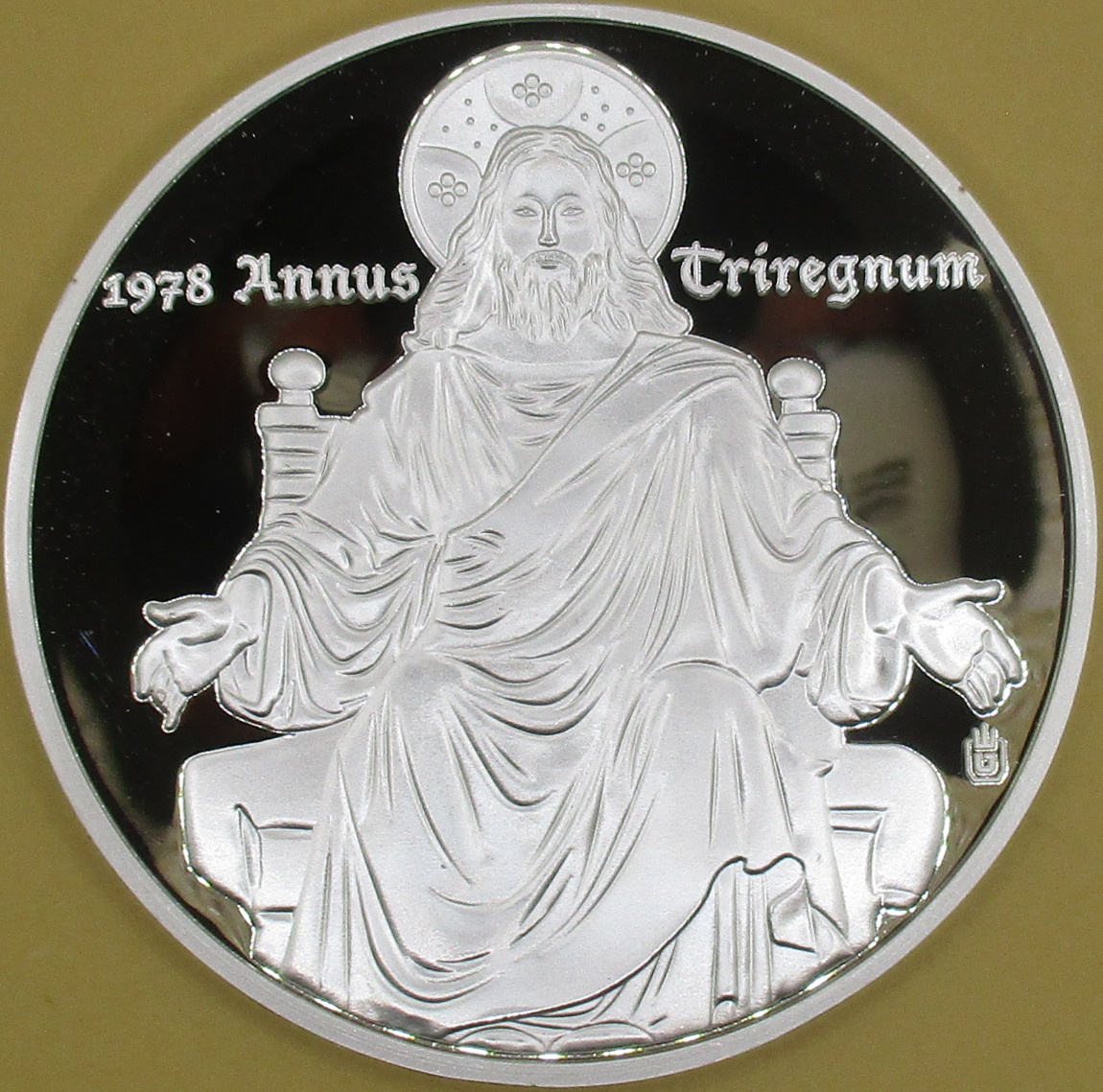 Zdjęcie do MEDAL Trzech papieży Jan Paweł II Benedykt XVI Franciszek I