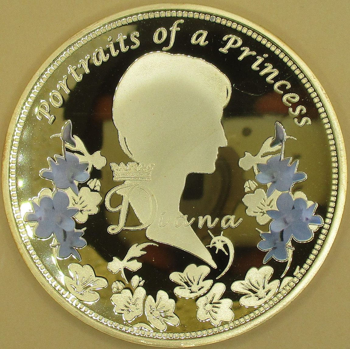 Zdjęcie do MEDAL Lady Diana z kryształem